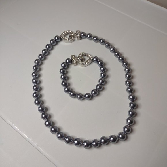 Metal Bead With Decorative Clasps Necklace And Bracelet Set - Picture 2 of 13